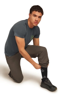 Skarpety Icebreaker Merino Lifestyle Ultralight Crew Camp Essentials czarno-białe